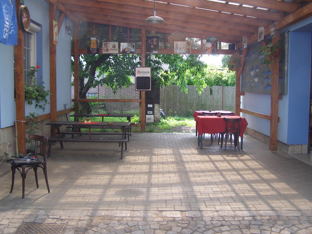 Klub U Namornika Dvůr Králové nad Labem Extérieur photo